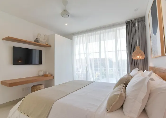 Cruz Close To Finns Club Villa Canggu